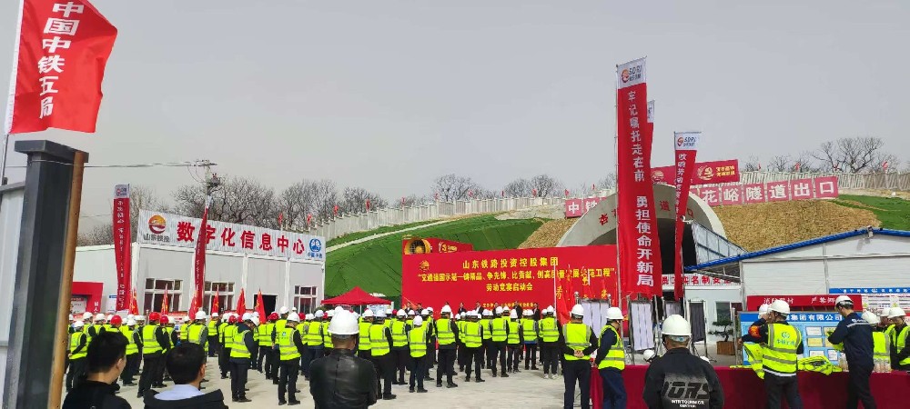 AI班前培训：从“人盯人”到“数据盯人”